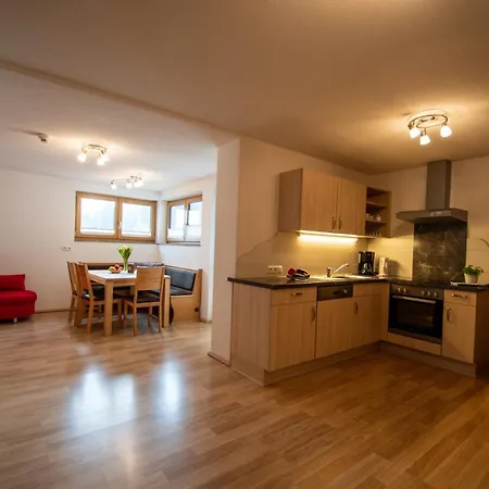 Appartamento Haus Raggl Landeck Esterno foto